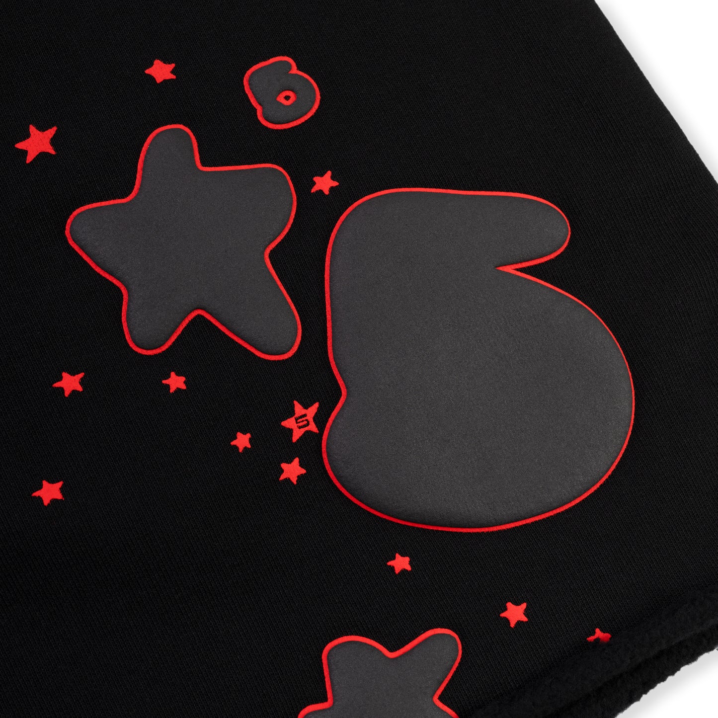 BLACK BELUGA OUTLINE SWEATSHORT