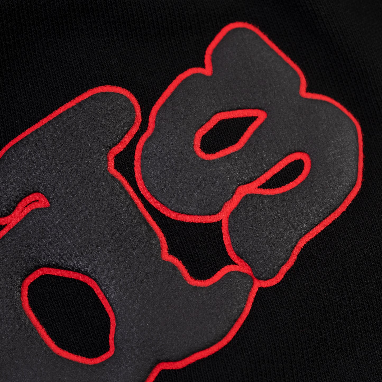 BLACK BELUGA OUTLINE SWEATSHORT