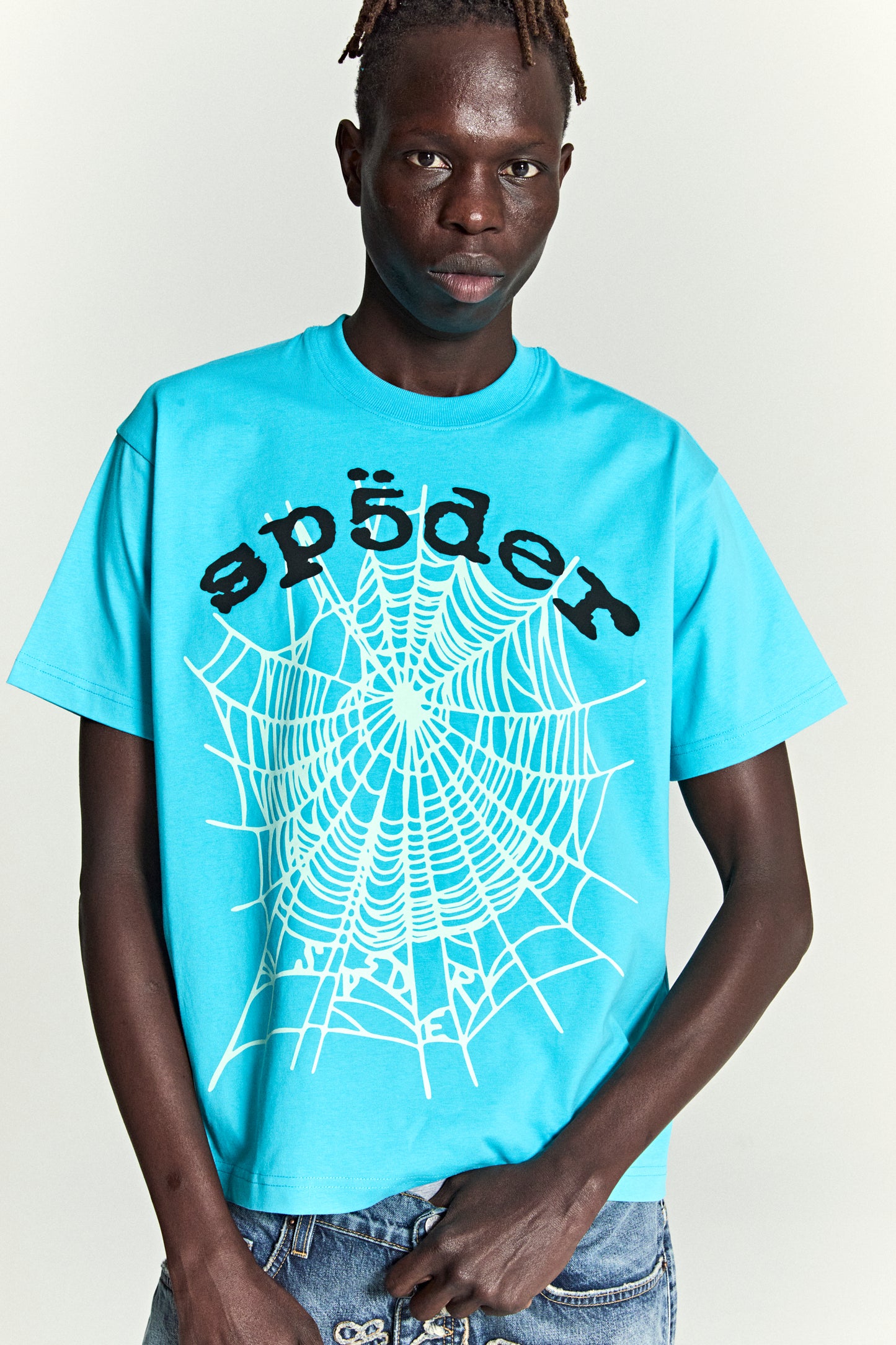 CYAN OG WEB V2 TEE ON MODEL