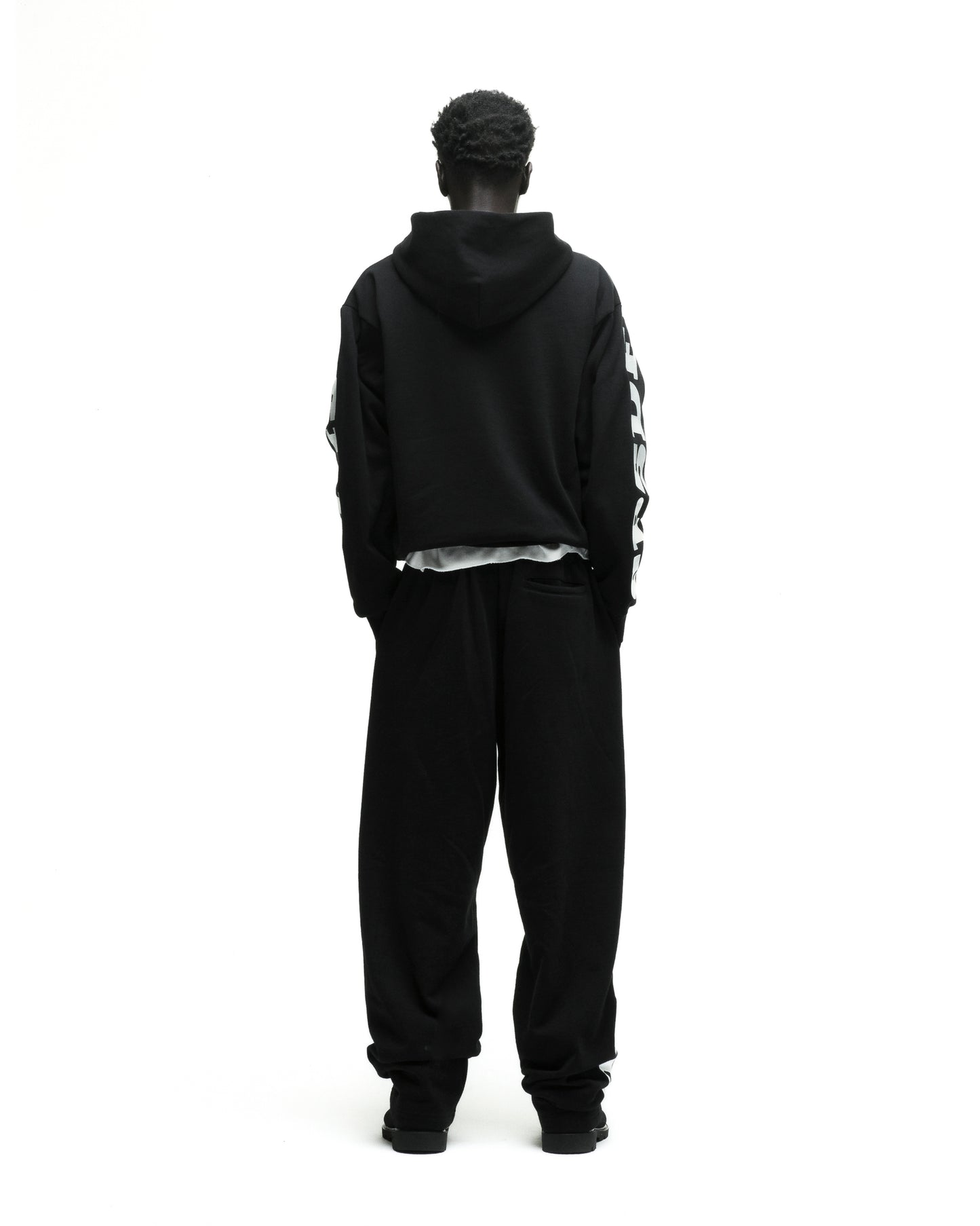 MX555 ZIP HOODIE ON MODEL