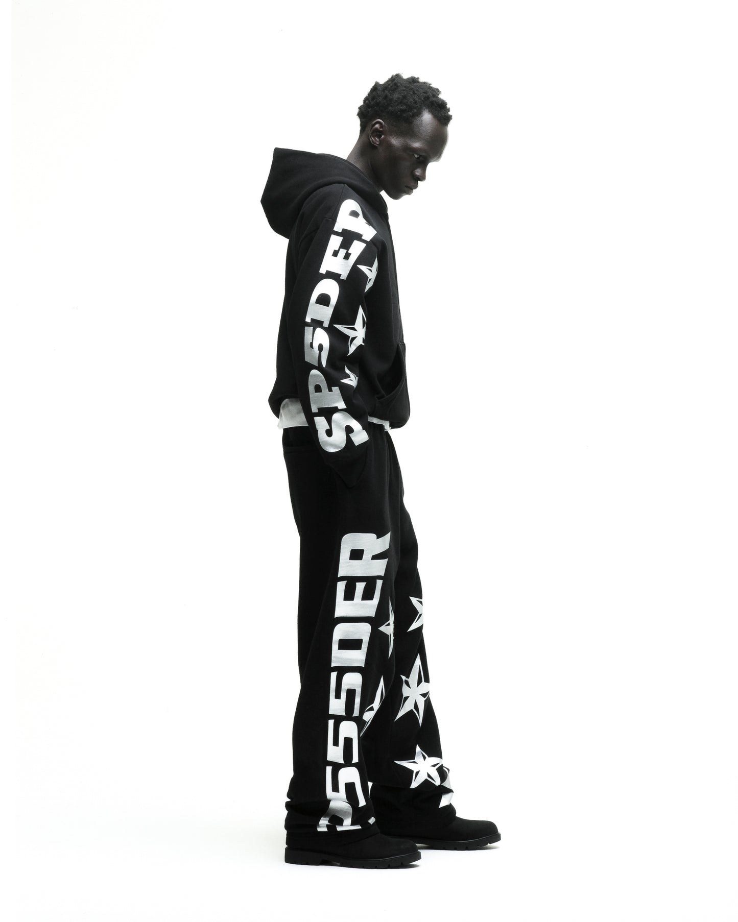 MX555 ZIP HOODIE ON MODEL