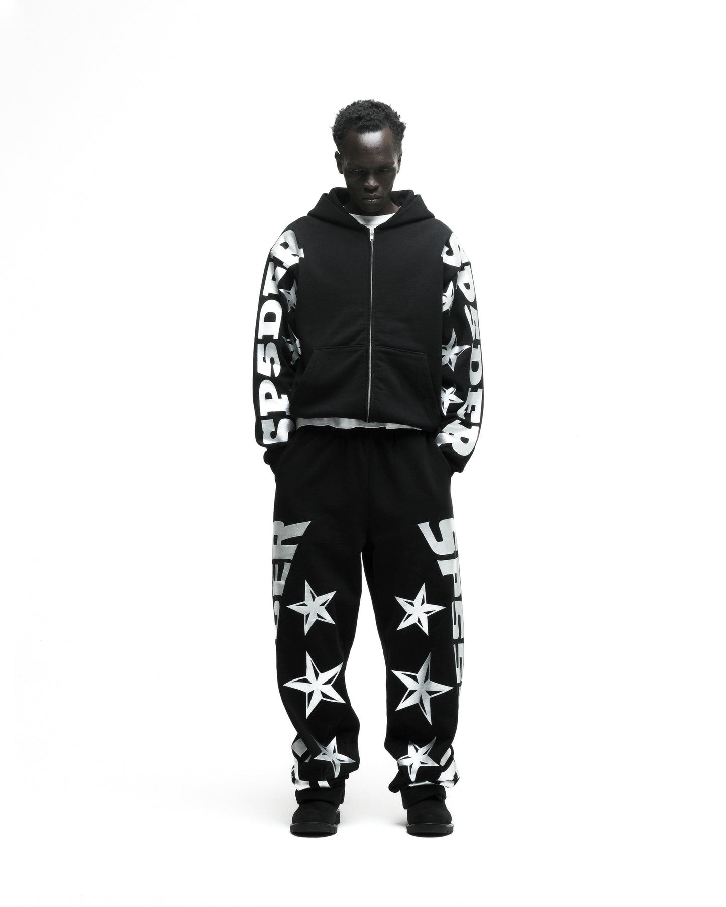 MX555 ZIP HOODIE ON MODEL