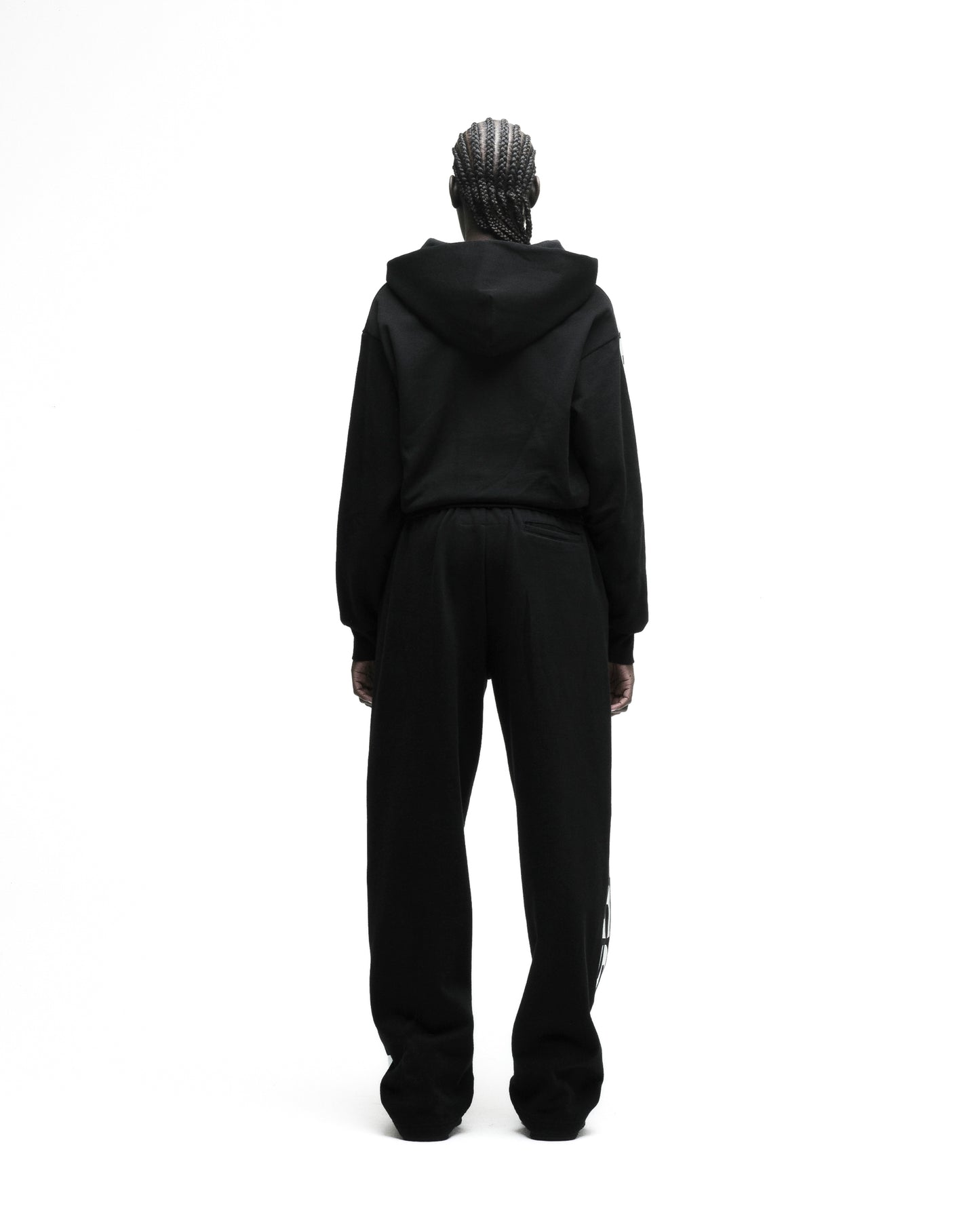 MX555 SWEATPANT ON MODEL