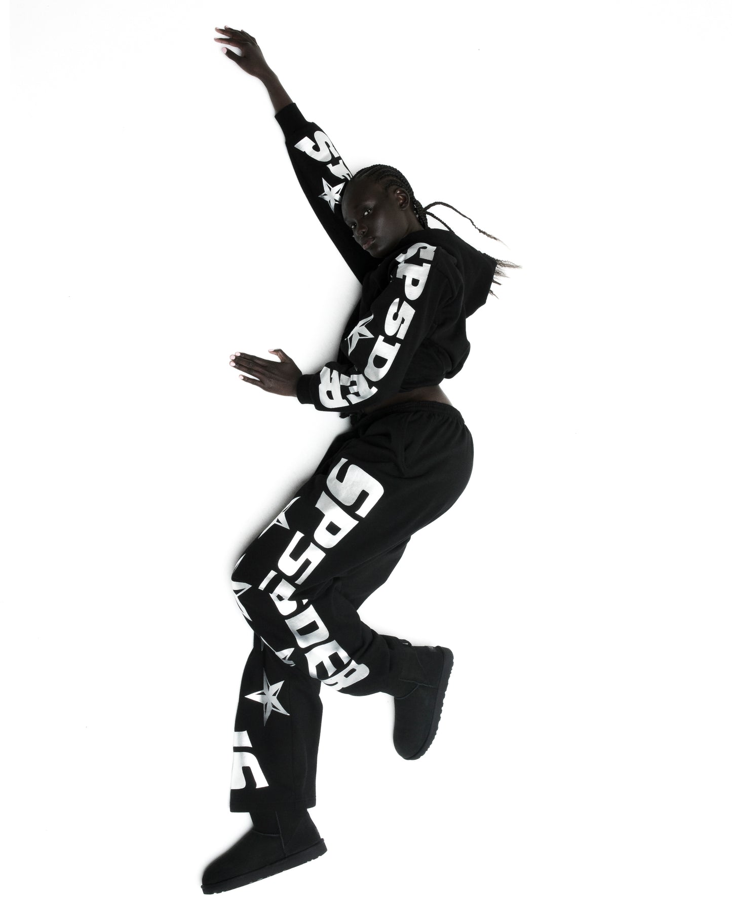 MX555 SWEATPANT ON MODEL
