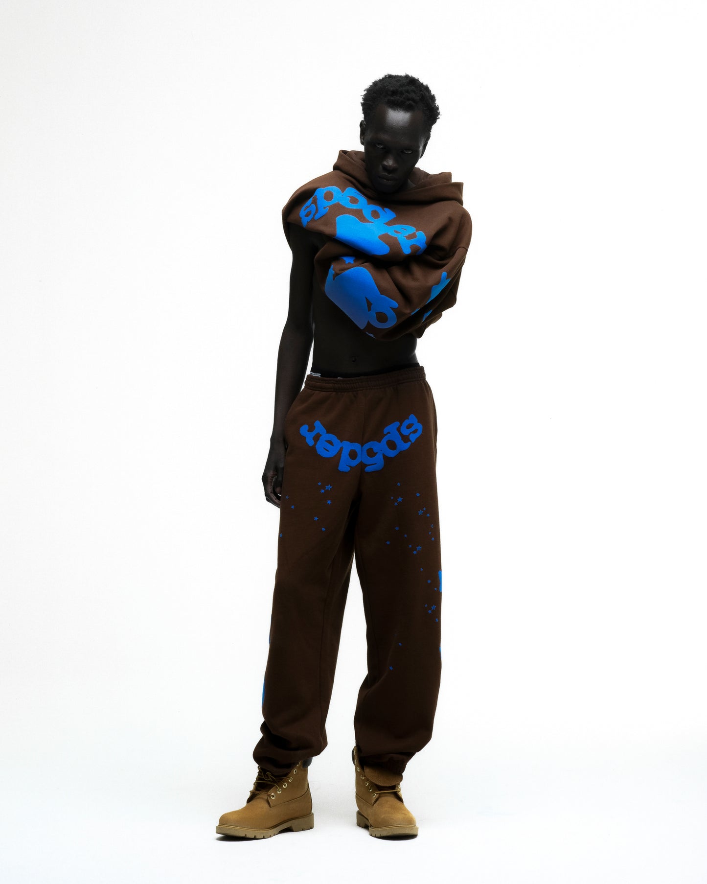 BROWN BELUGA V2 SWEATPANT ON MODEL