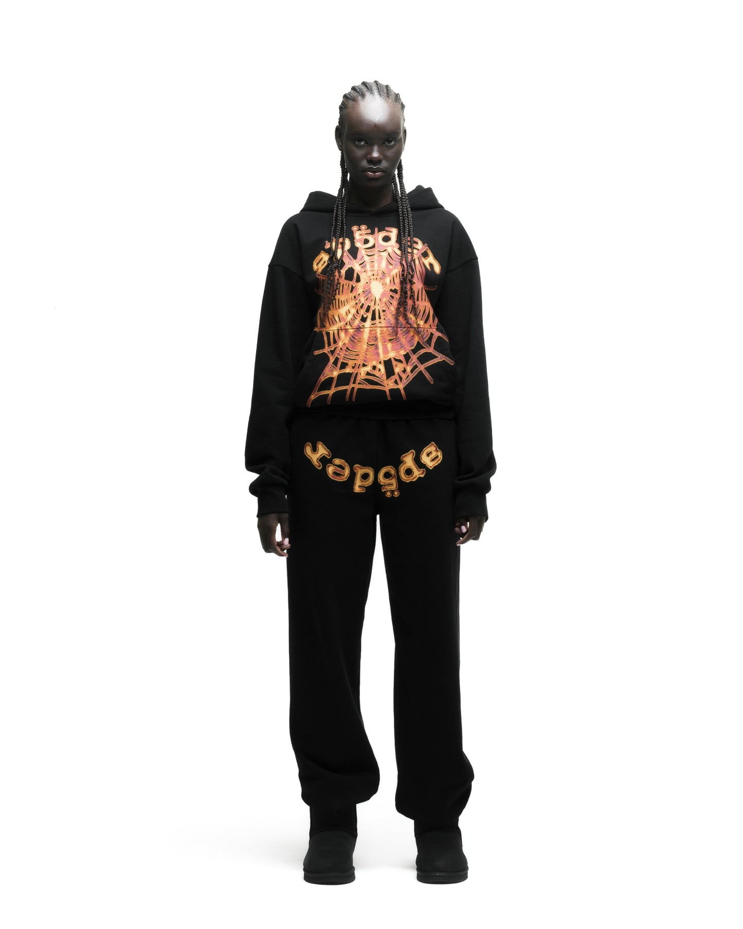 OG LOGO V2 SWEATPANT ON MODEL