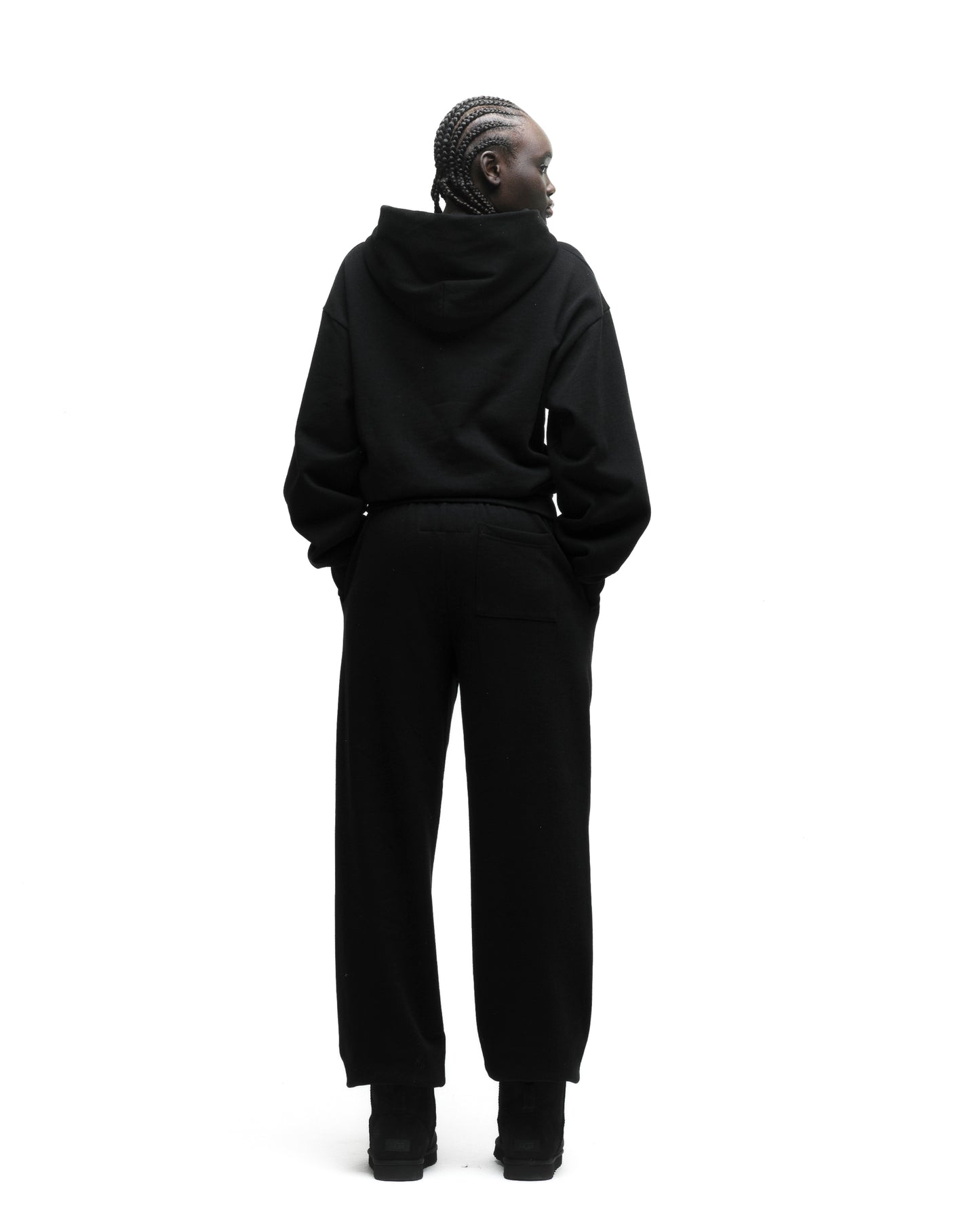 OG LOGO V2 SWEATPANT ON MODEL