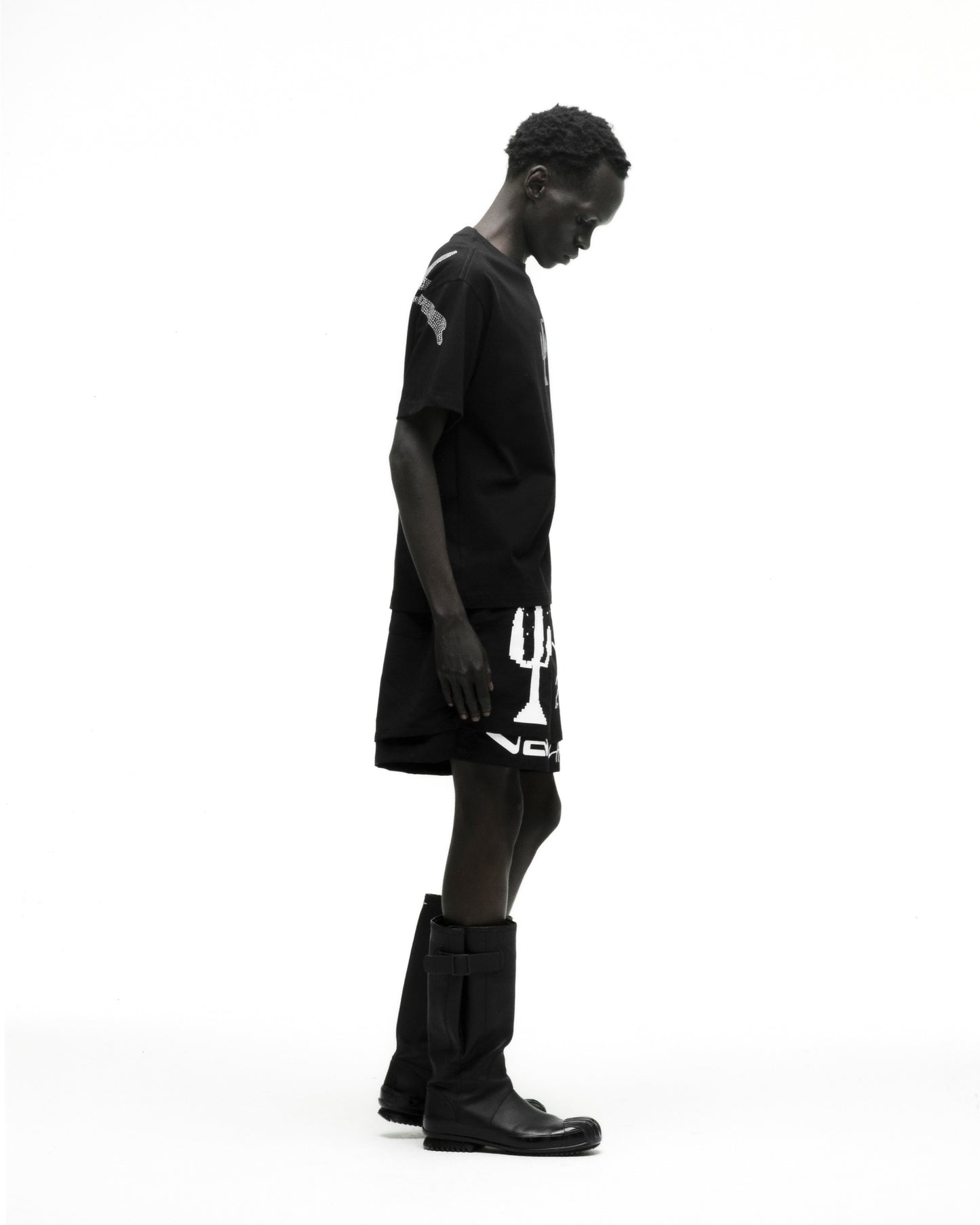 BLACK VAA TM TEE ON MODEL