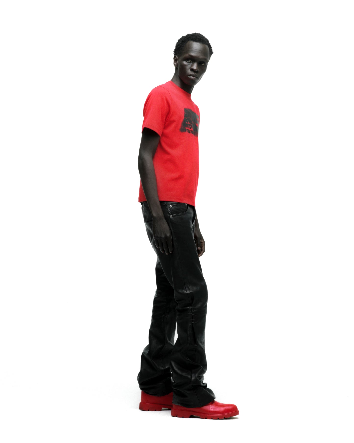 MOTO 5 TEE ON MODEL