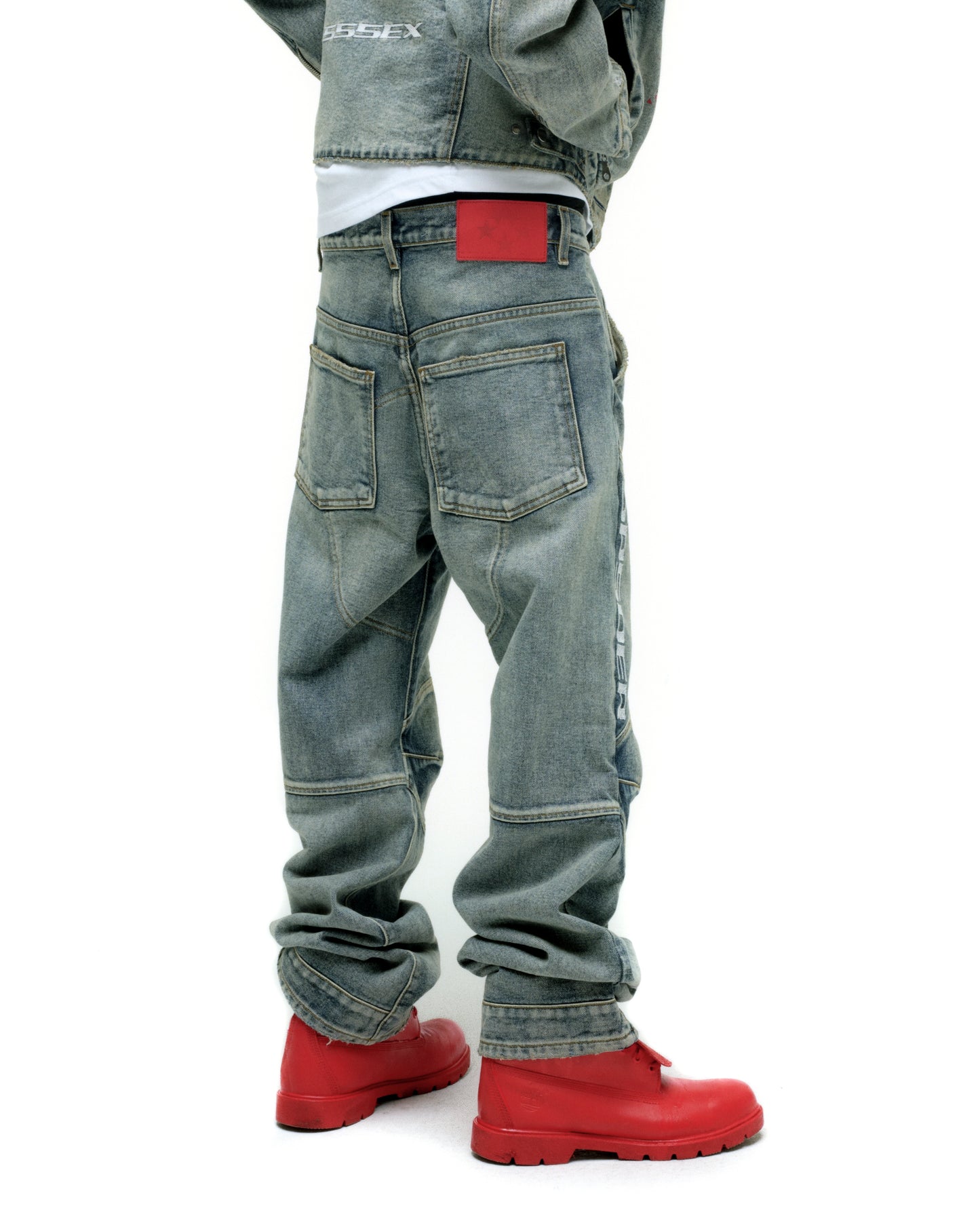 PIT CREW DENIM ON MODEL