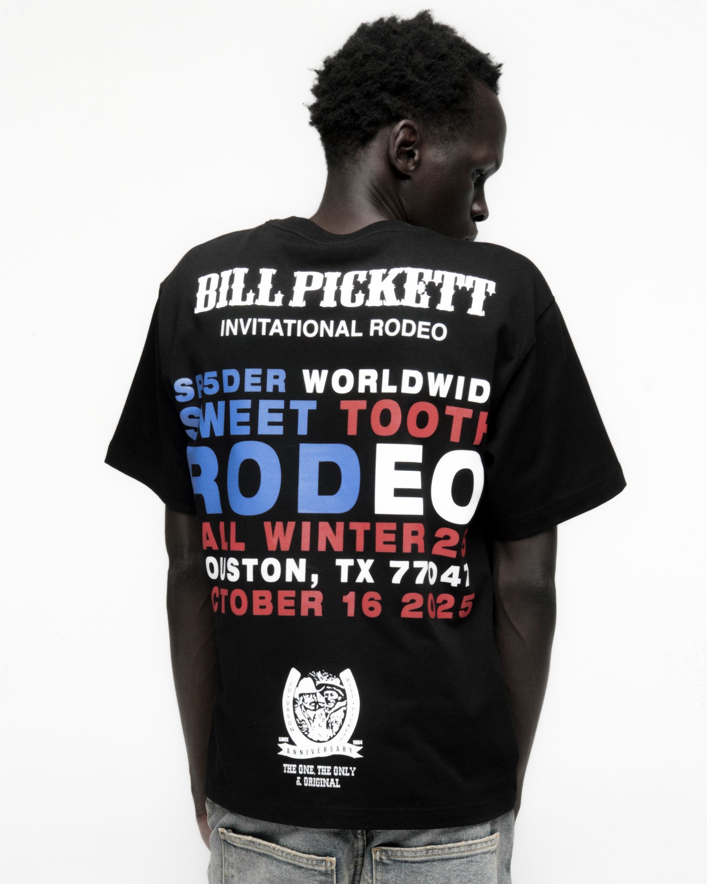 TX 5 FLAG TEE ON MODEL