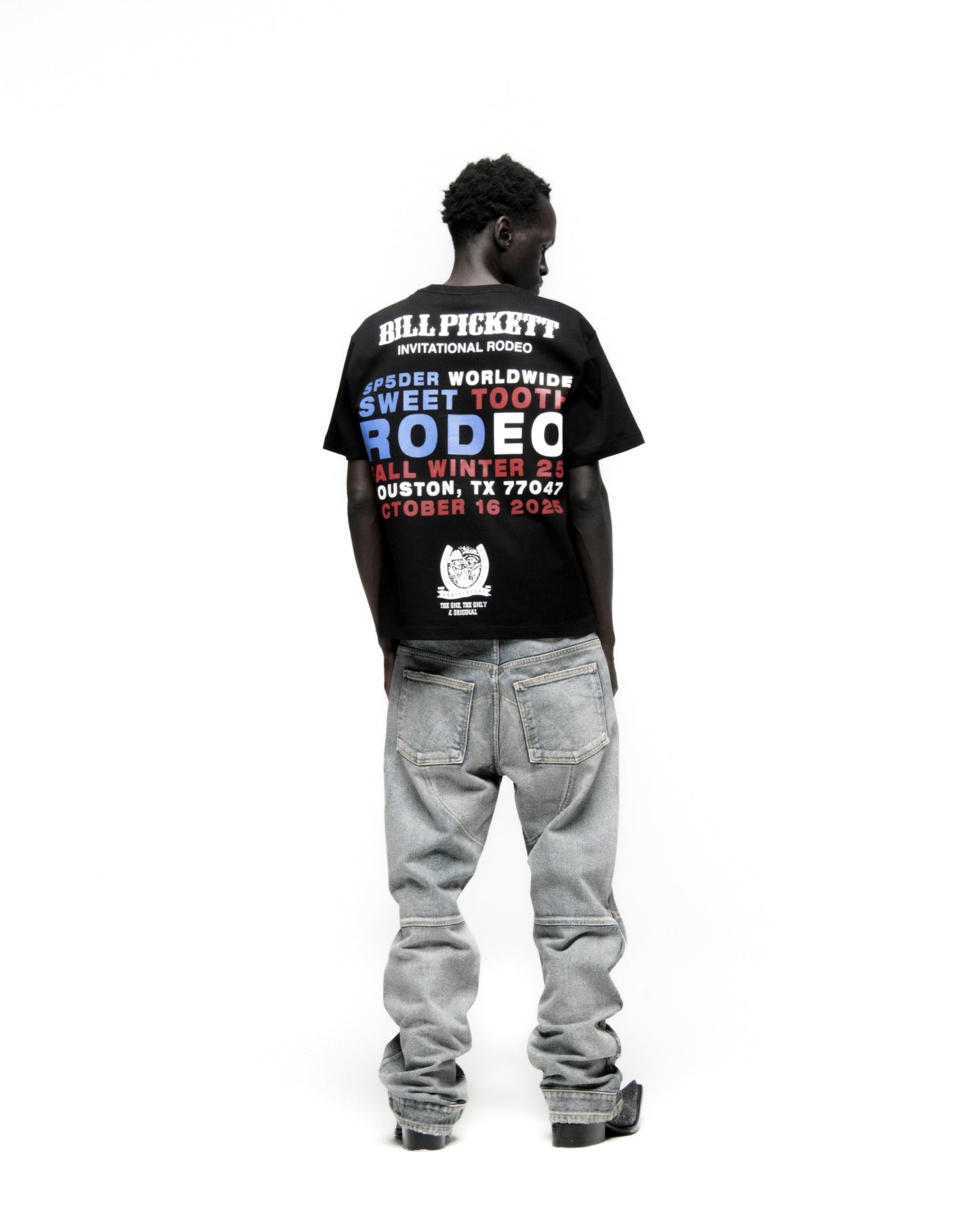 TX 5 FLAG TEE ON MODEL