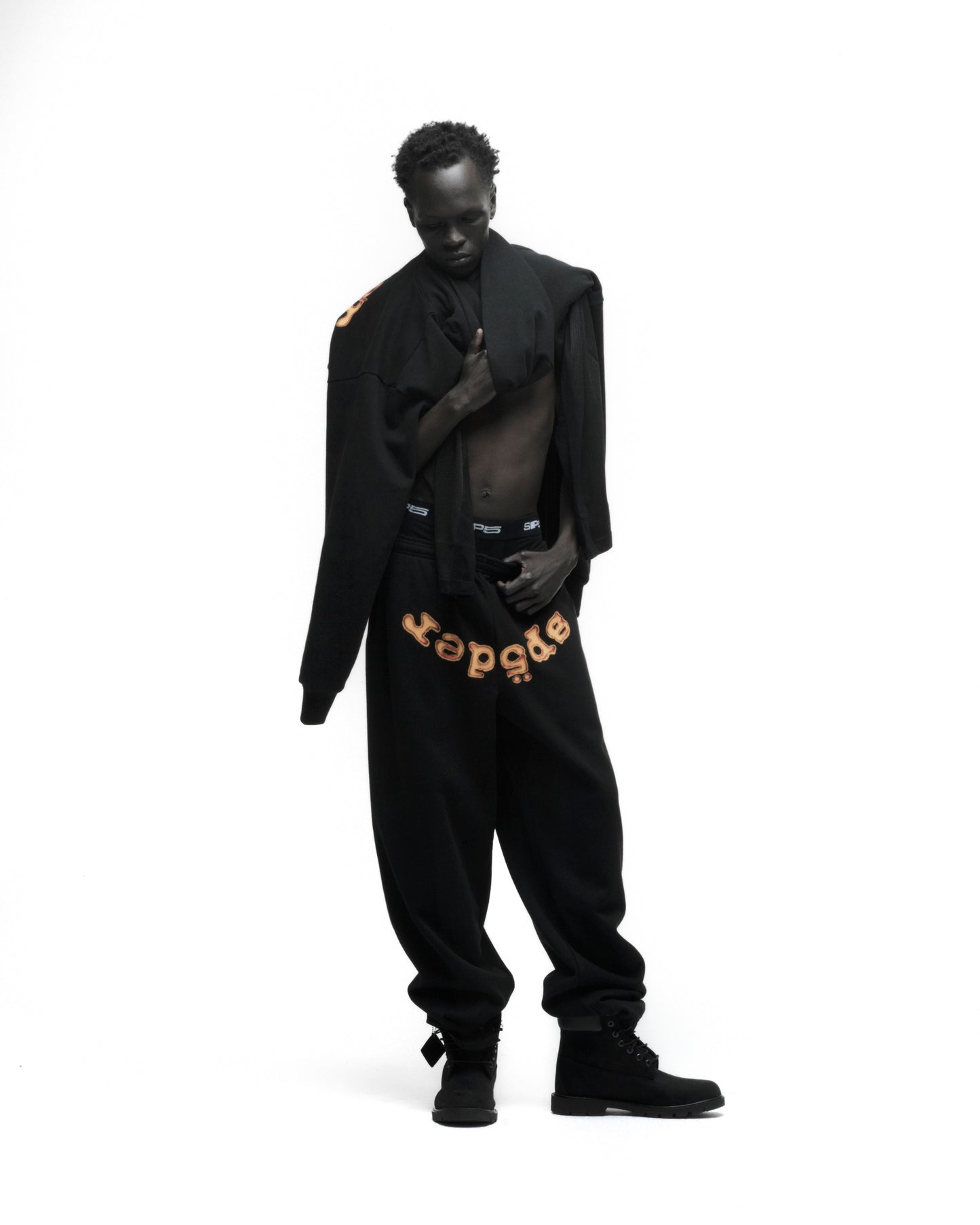 OG LOGO V2 SWEATPANT ON MODEL