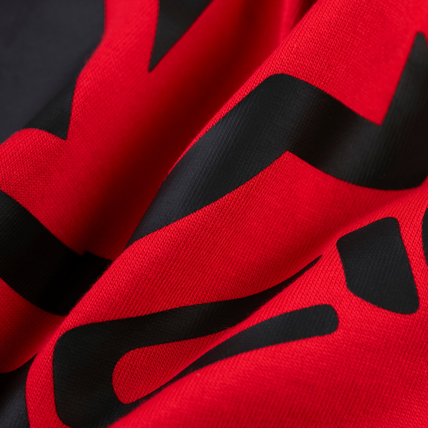 RED RALLY RAGLAN LONGSLEEVE