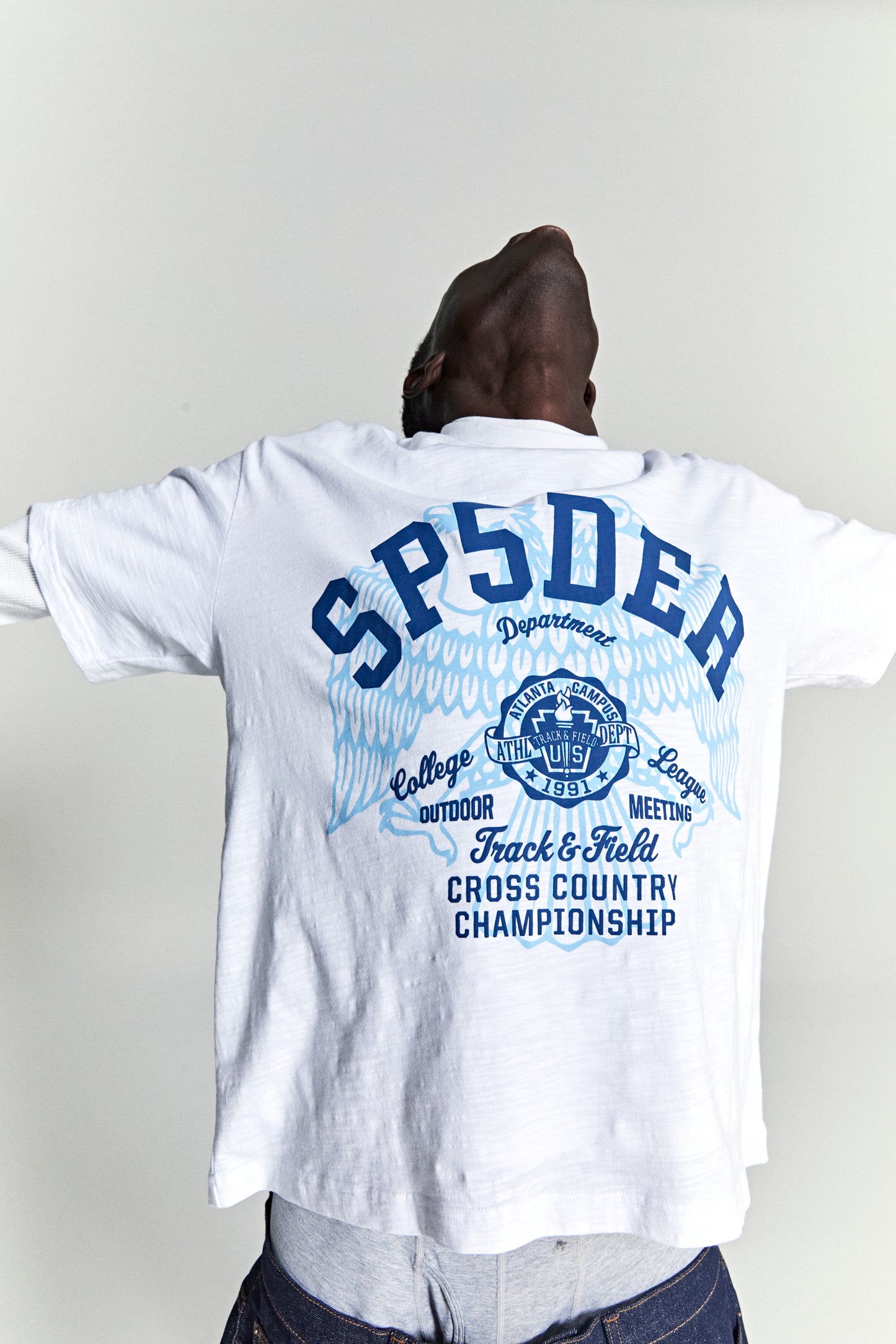 WHITE CROSS COUNTRY SLUB TEE ON MODEL