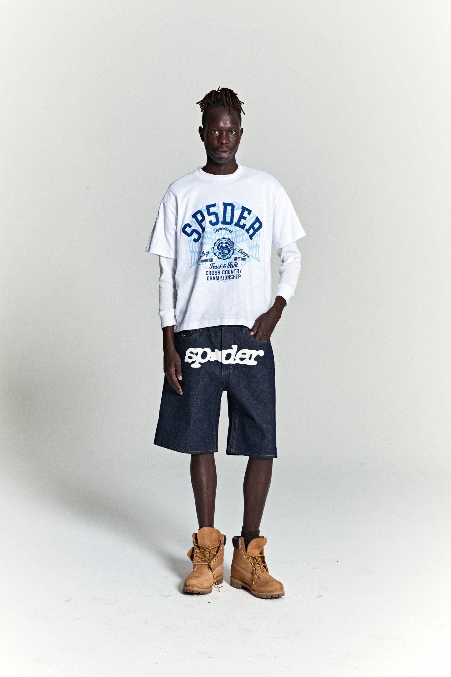 WHITE CROSS COUNTRY SLUB TEE ON MODEL
