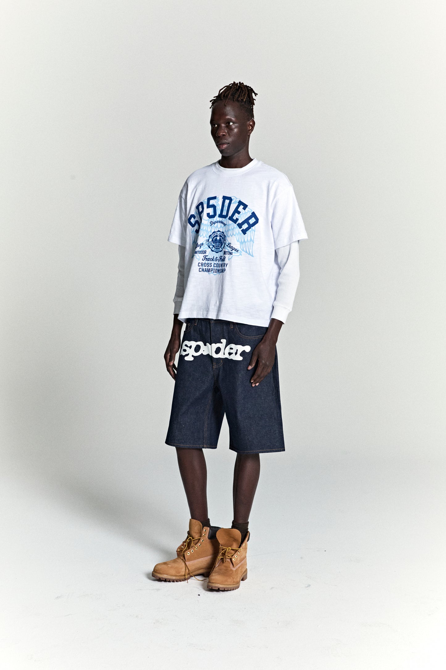 WHITE CROSS COUNTRY SLUB TEE ON MODEL