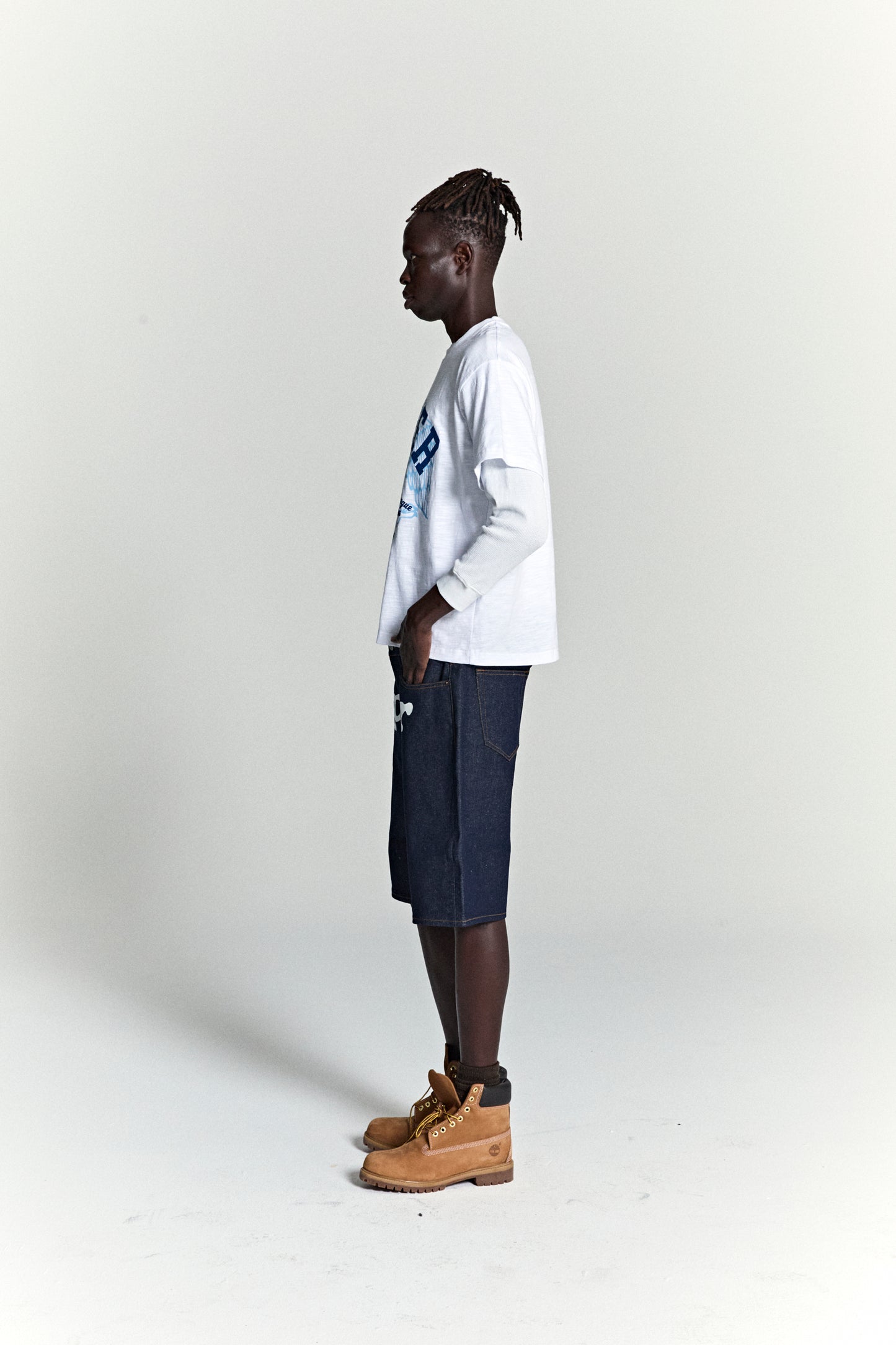 WHITE CROSS COUNTRY SLUB TEE ON MODEL