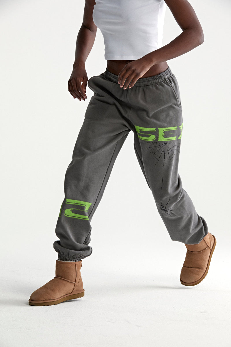 DARK GREY 5EX SWEATPANT ON MODEL