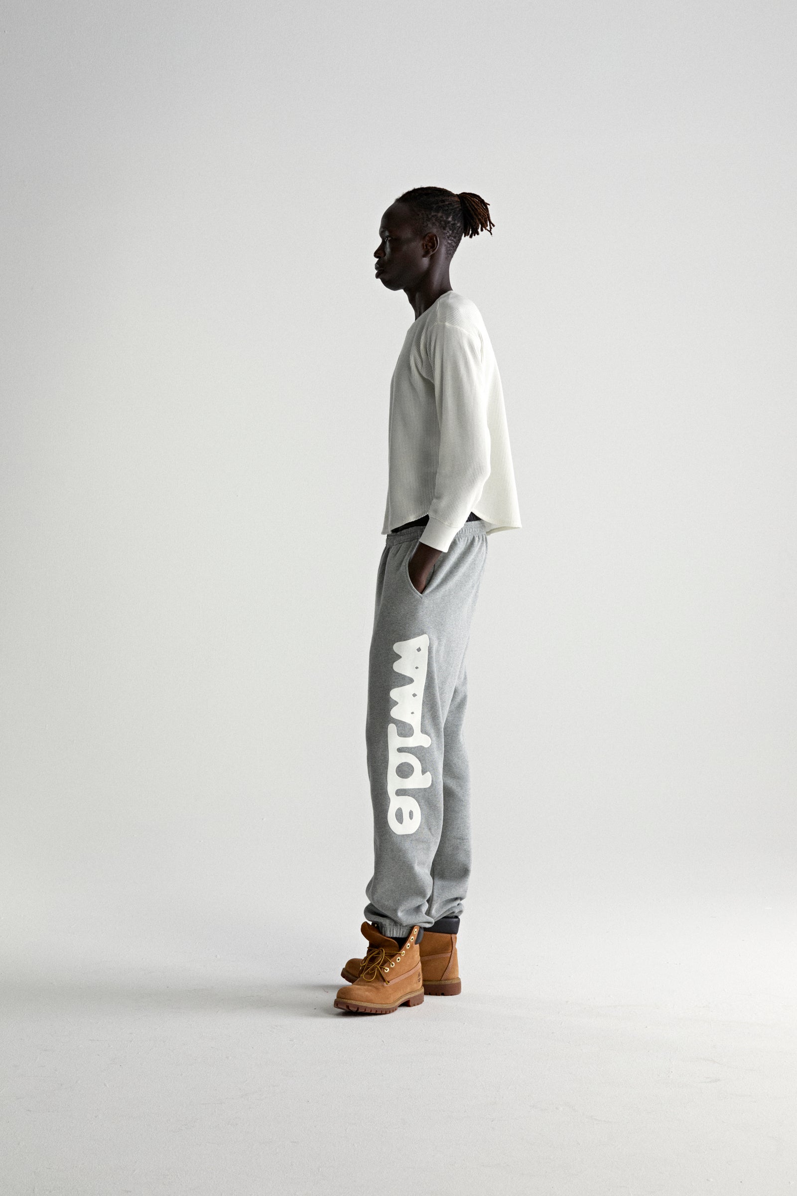 DARK HEATHER GREY BELUGA V2 SWEATPANT ON MODEL
