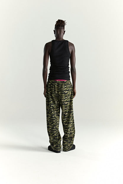 OG WEB V2 TIGER CAMO SWEATPANT ON MODEL