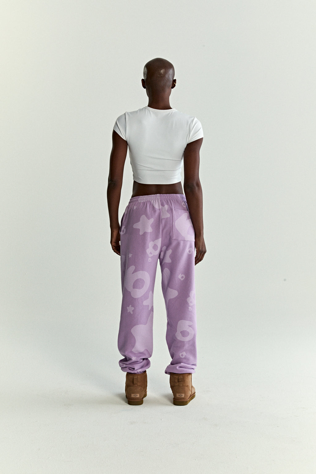 ACAI BELUGA V2 SWEATPANT ON MODEL