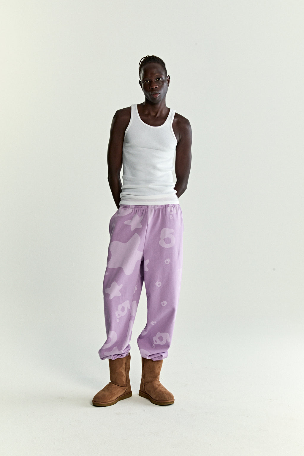 ACAI BELUGA V2 SWEATPANT ON MODEL