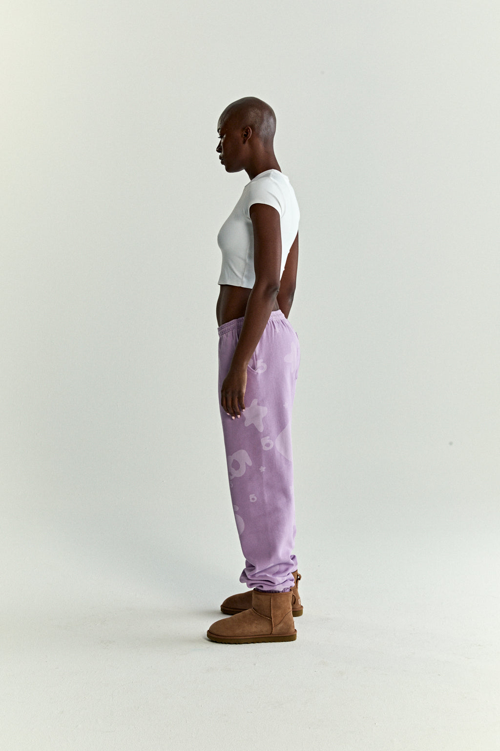 ACAI BELUGA V2 SWEATPANT ON MODEL