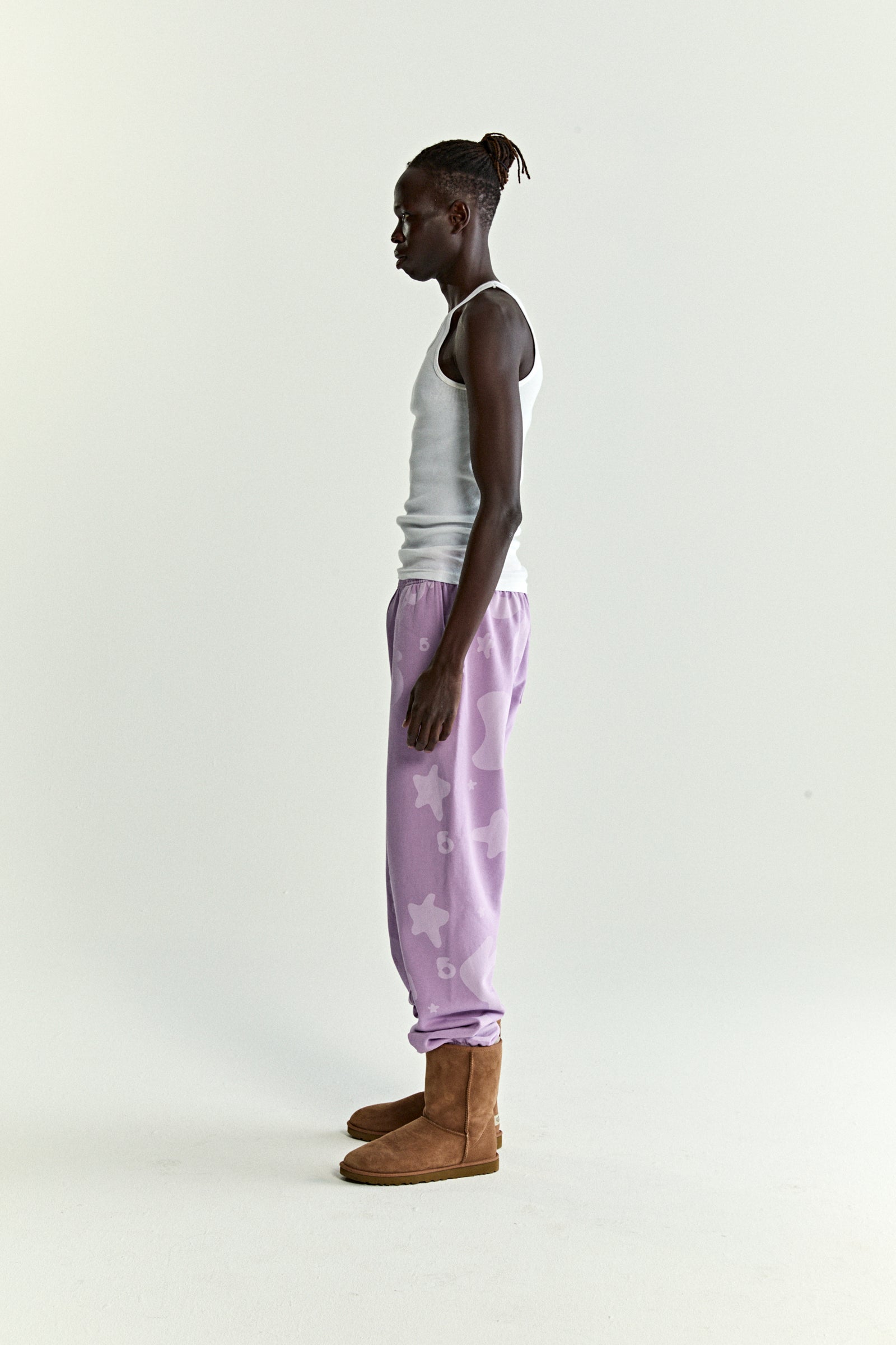 ACAI BELUGA V2 SWEATPANT ON MODEL