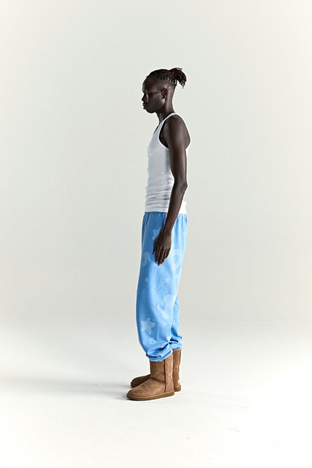 DUSTY BLUE BELUGA V2 SWEATPANT ON MODEL
