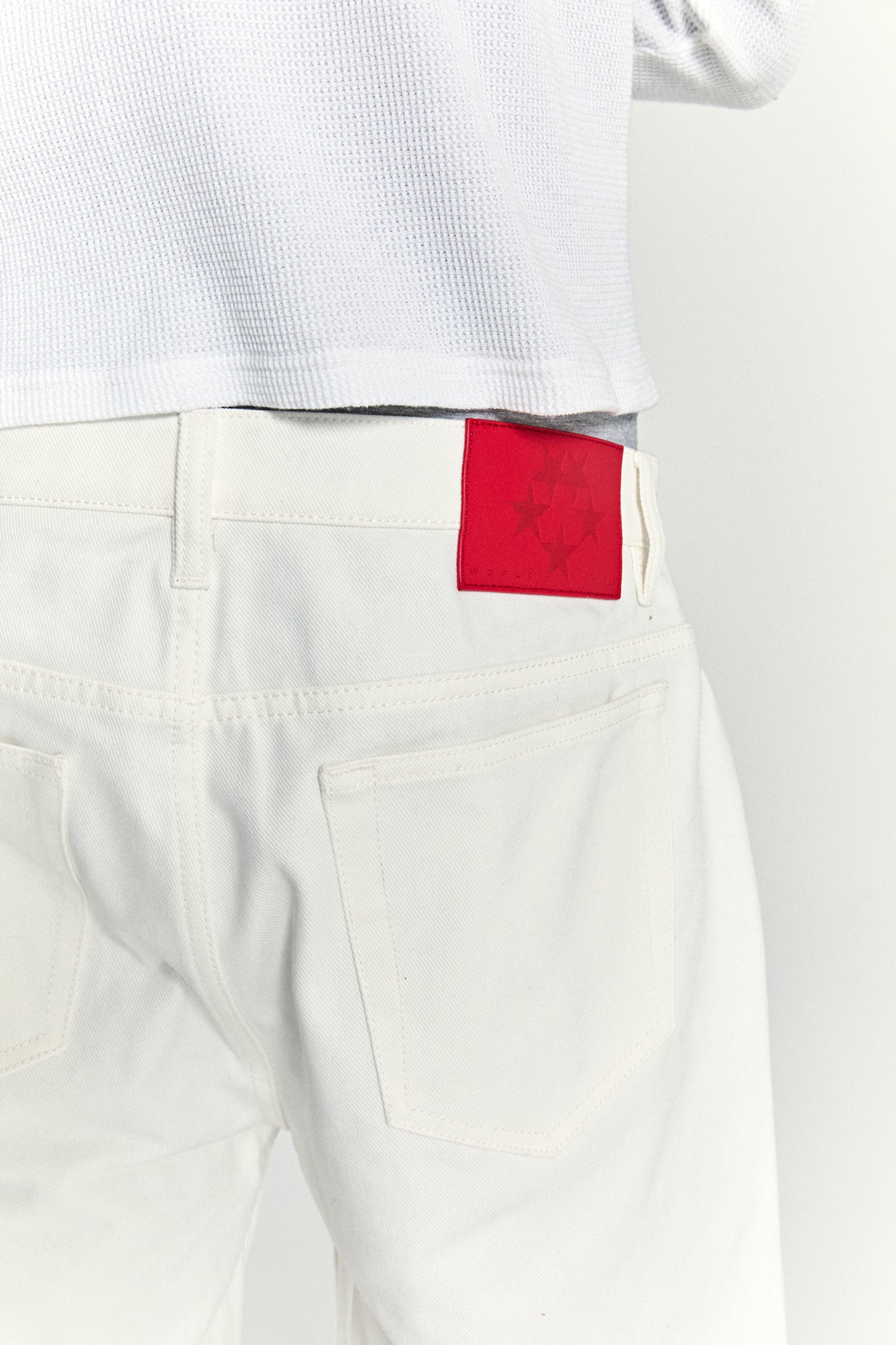 WHITE V3 LOGO DENIM SHORT ON MODEL