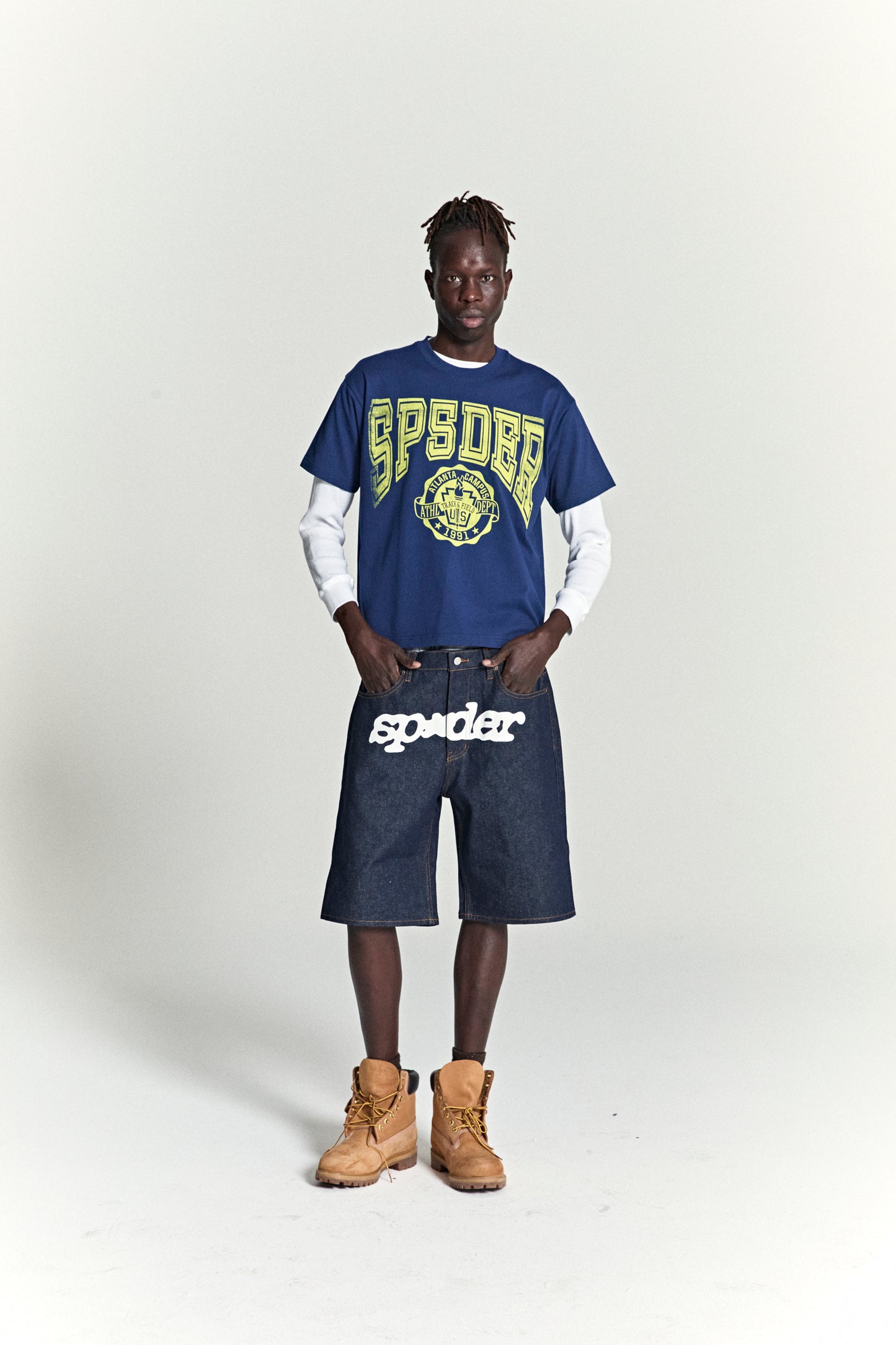 DARK NAVY CAMPUS TEE ON MODEL