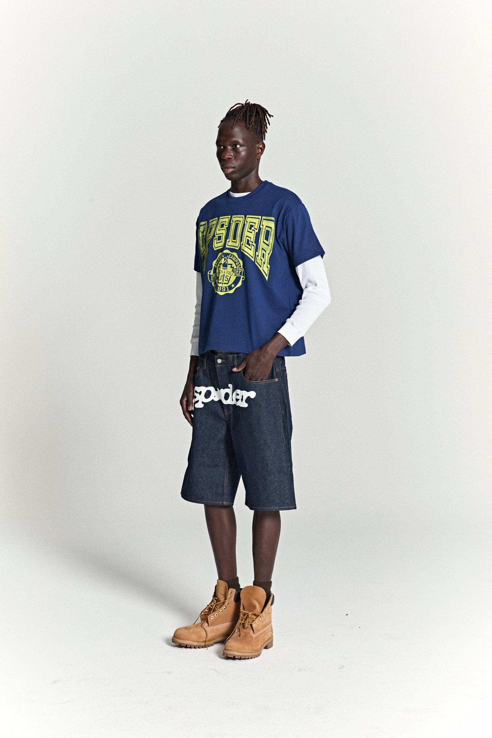DARK NAVY CAMPUS TEE ON MODEL