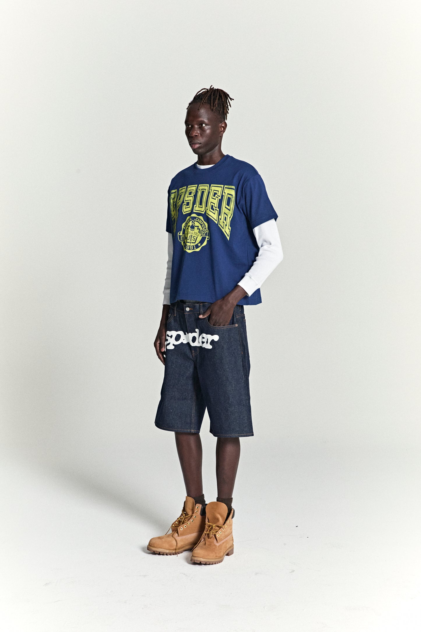 DARK NAVY CAMPUS TEE ON MODEL