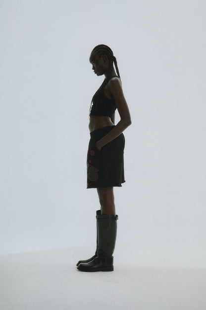 BLACK BELUGA OUTLINE SWEATSHORT ON MODEL