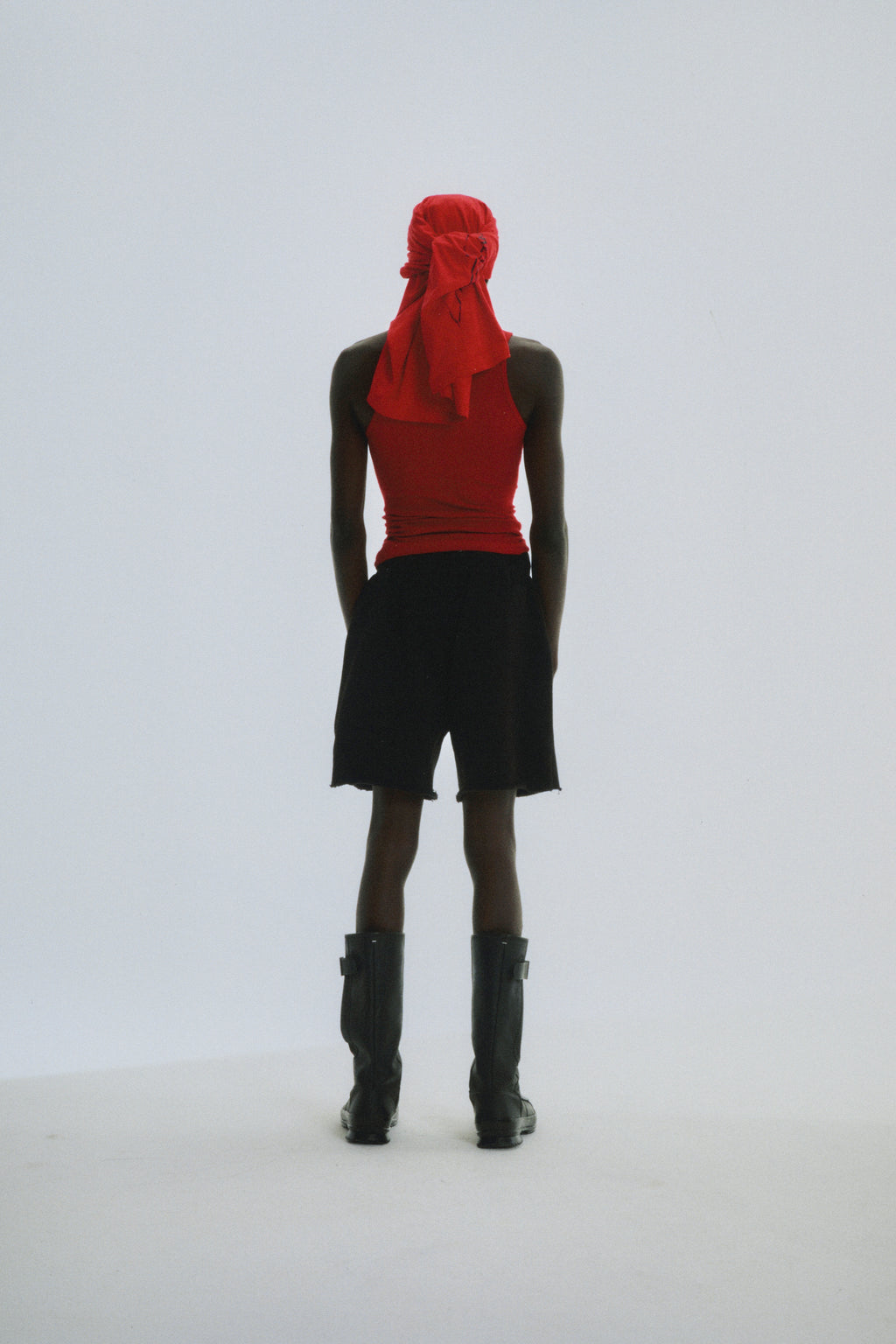 BLACK BELUGA OUTLINE SWEATSHORT ON MODEL