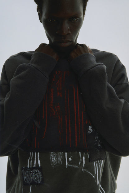 BLACK DIFFUSED COLLEGIATE CREWNECK ON MODEL