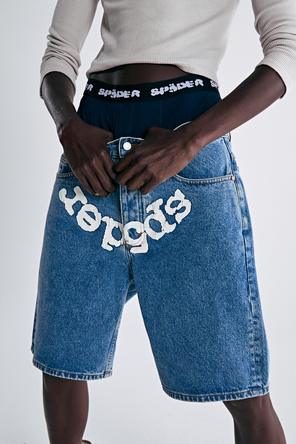 OG LOGO DENIM PATCH SHORT ON MODEL 2