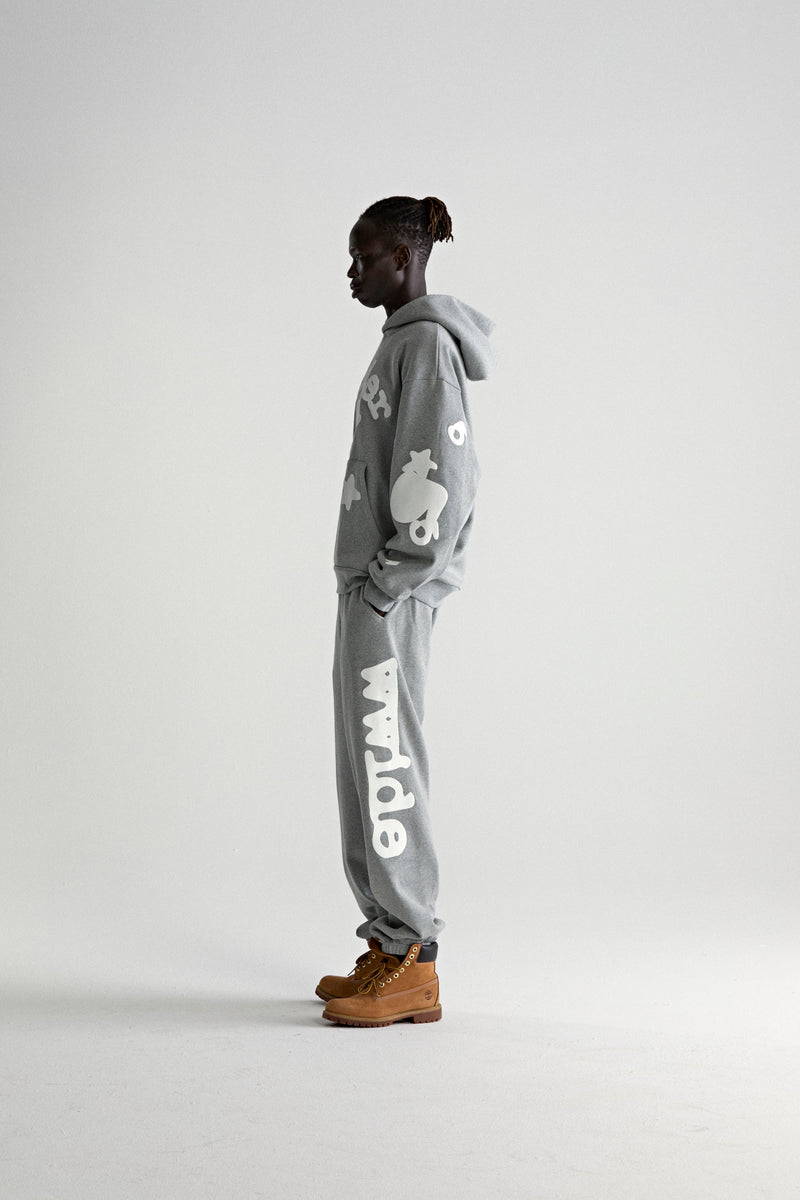 DARK HEATHER GREY BELUGA HOODIE ON MODEL