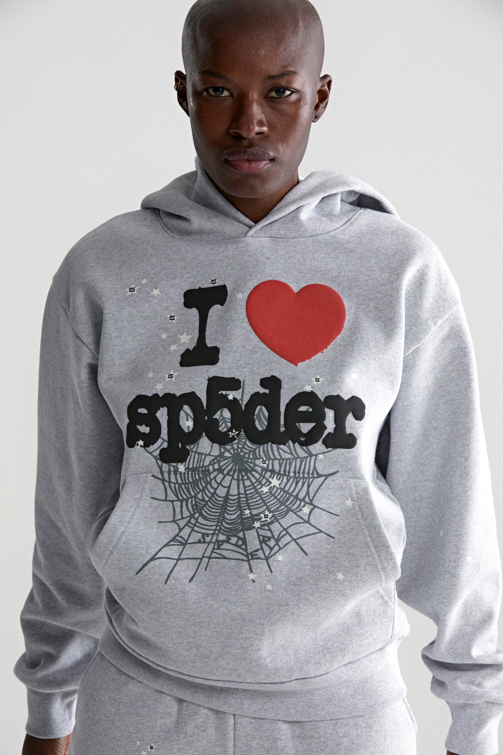 HEATHER GREY SOUVENIR HOODIE ON MODEL