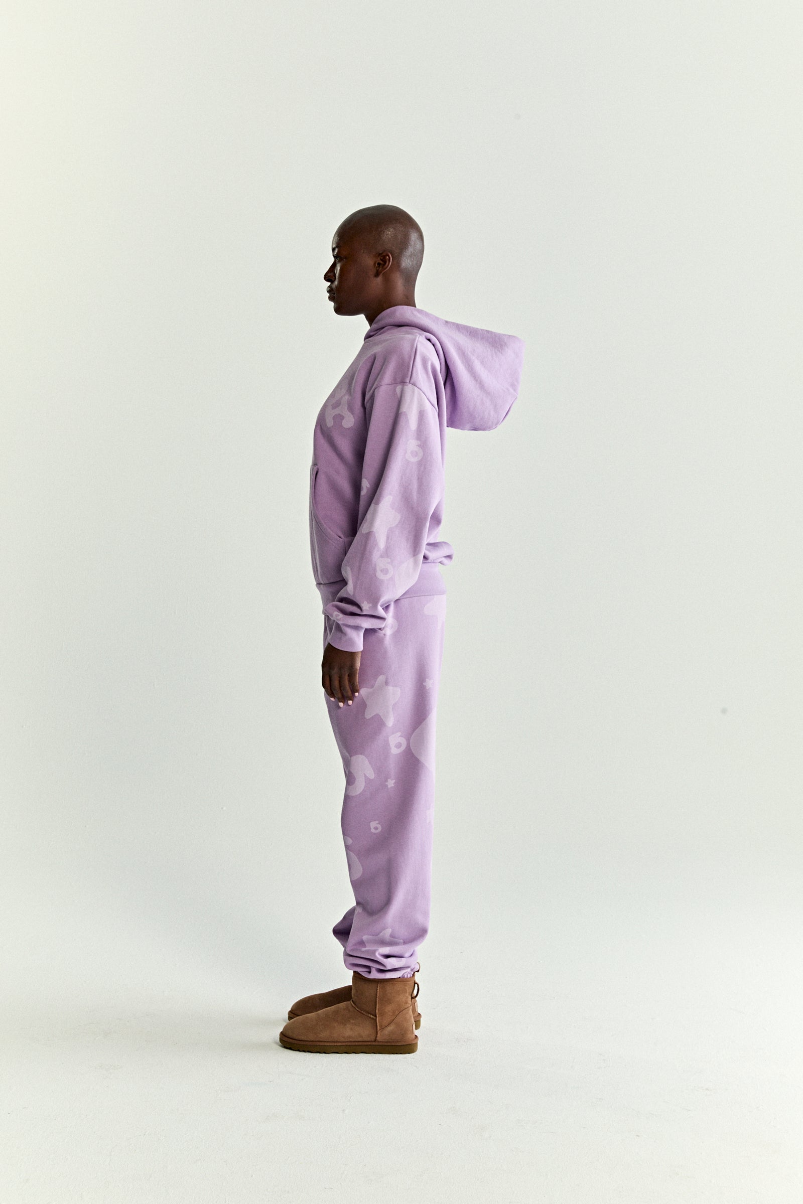 ACAI BELUGA V2 HOODIE ON MODEL