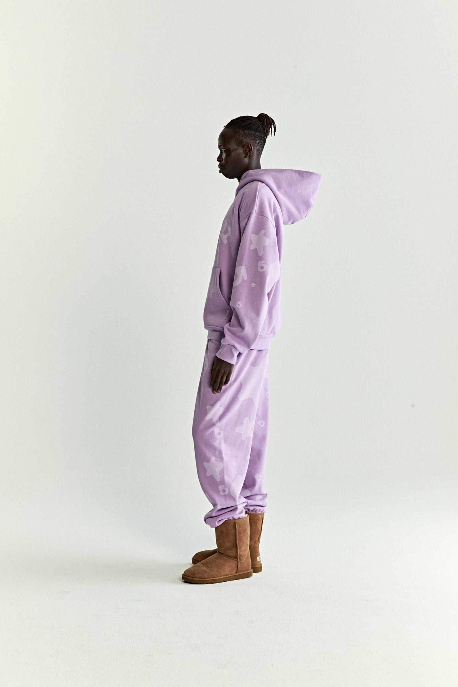 ACAI BELUGA V2 HOODIE ON MODEL