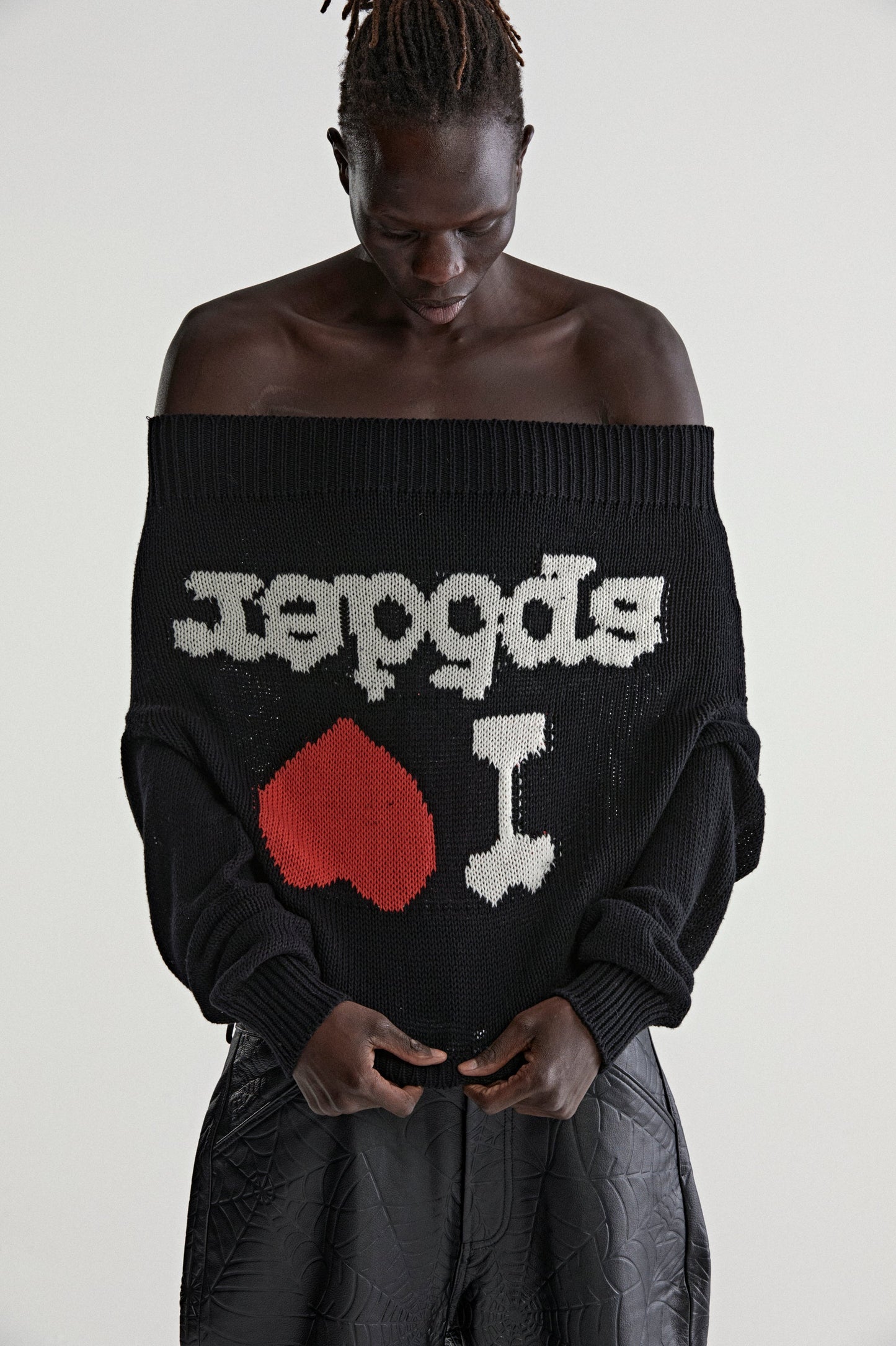 BLACK SOUVENIR SWEATER ON MODEL