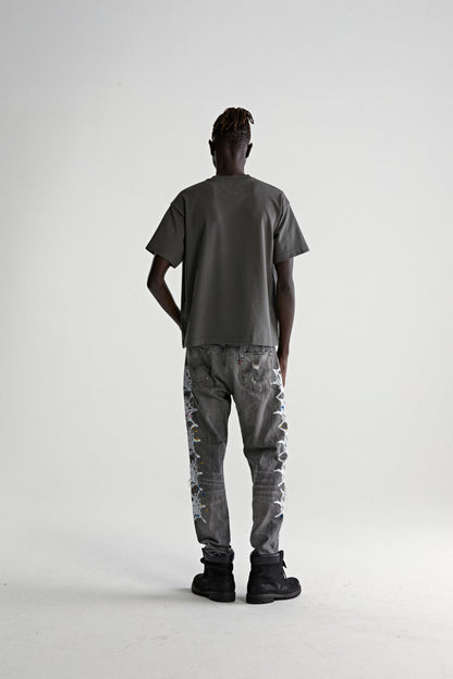 DARK GREY 5EX HW TEE ON MODEL