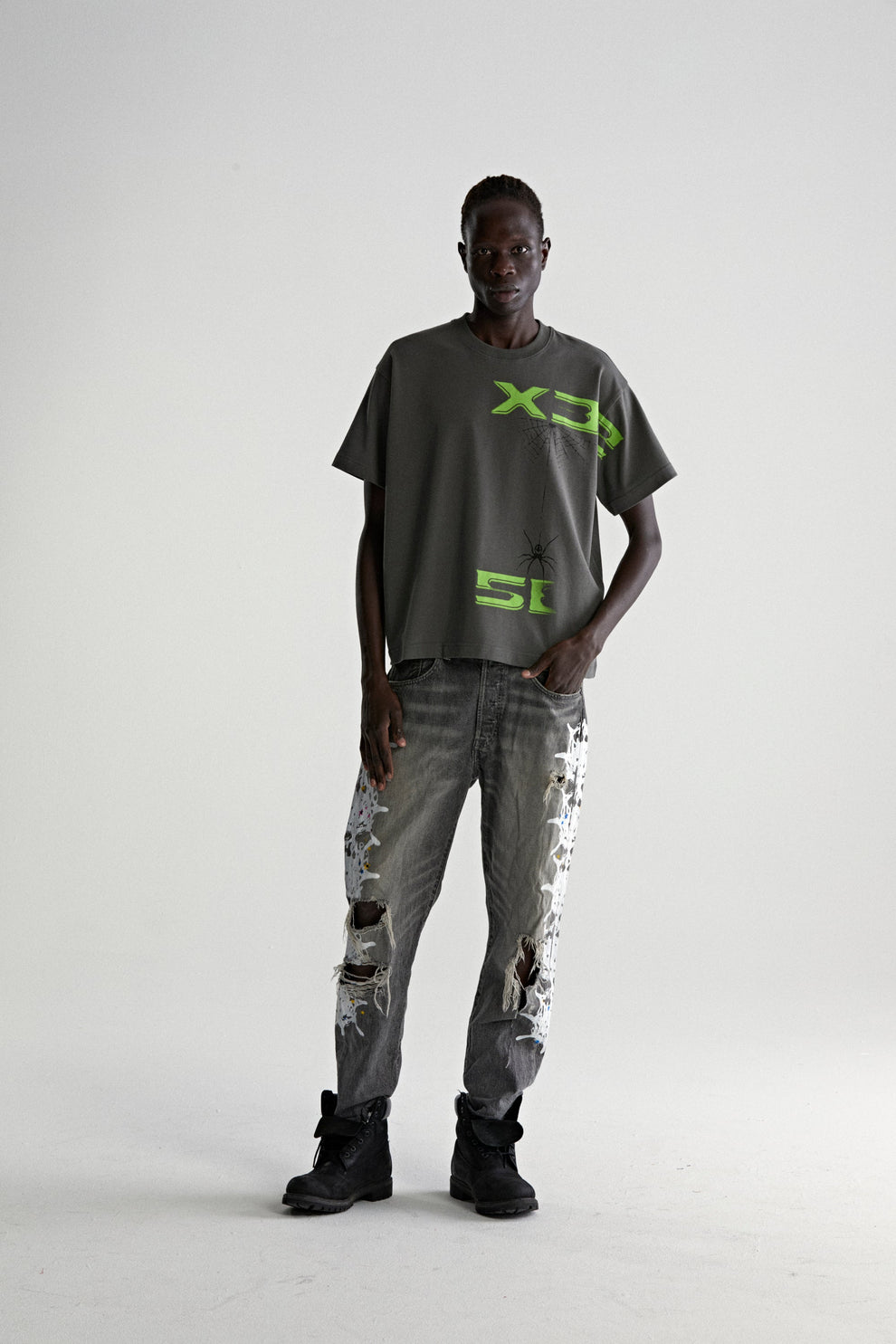 DARK GREY 5EX HW TEE ON MODEL