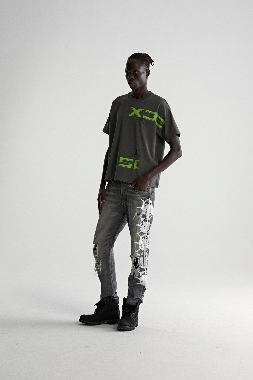 DARK GREY 5EX HW TEE ON MODEL