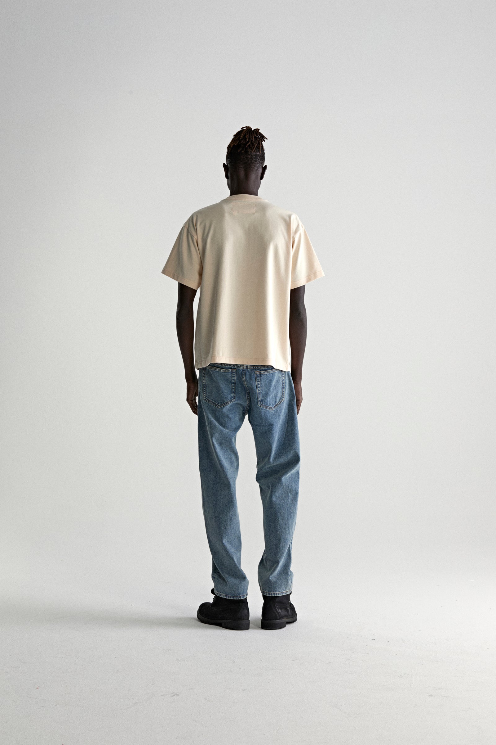 CREAM LEGACY LOGO HW TEE ON MODEL