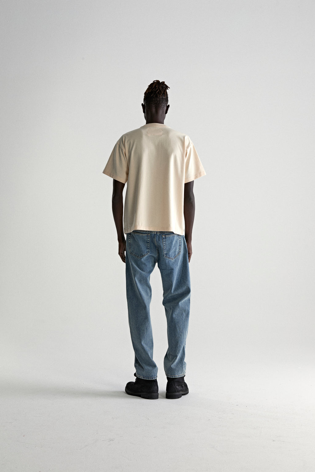 CREAM LEGACY LOGO HW TEE ON MODEL