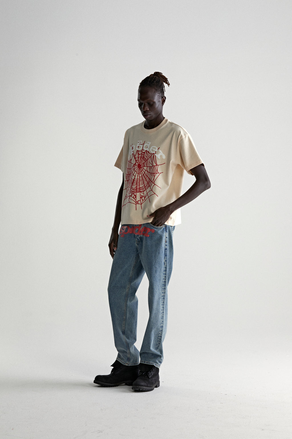 CREAM LEGACY LOGO HW TEE ON MODEL