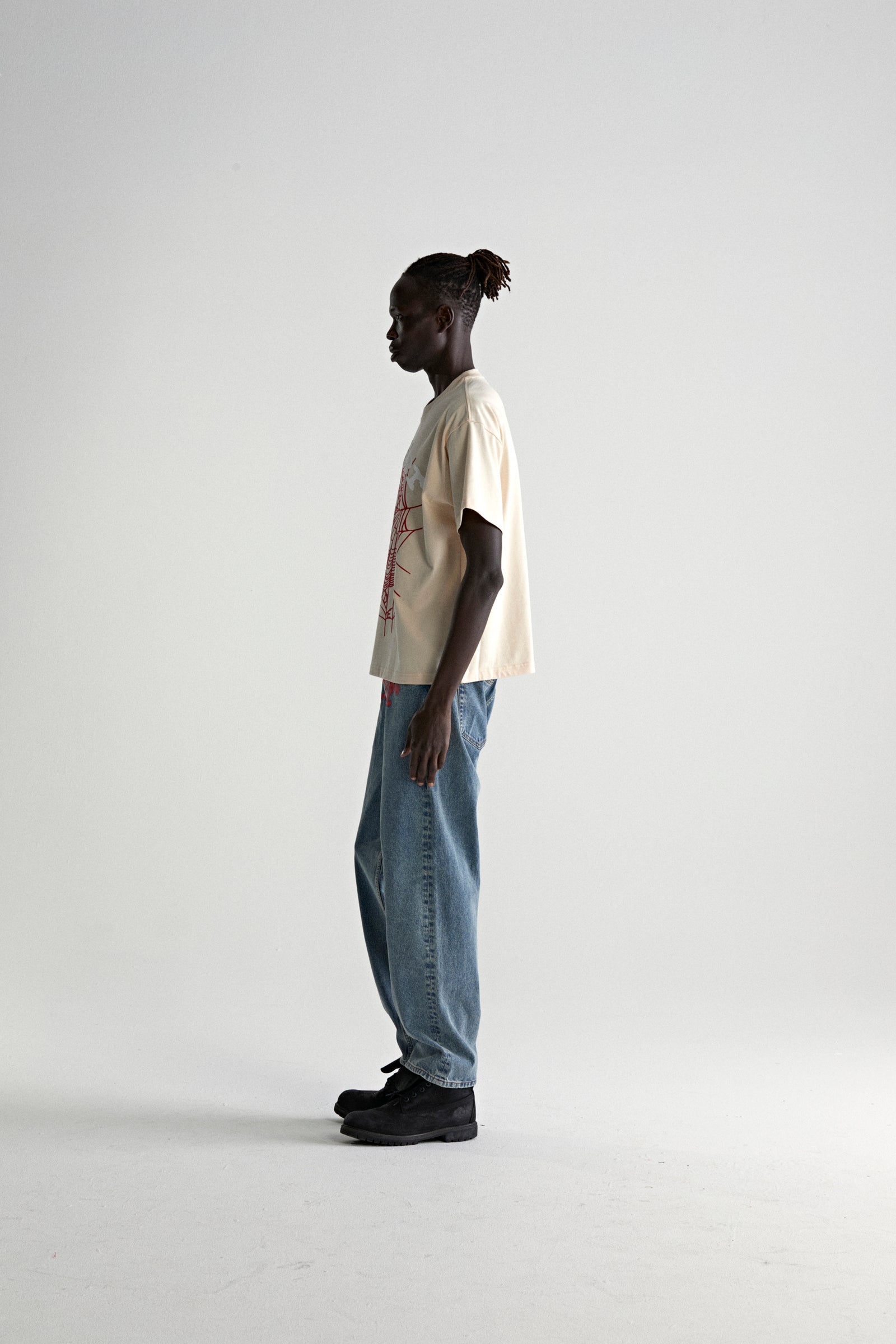 CREAM LEGACY LOGO HW TEE ON MODEL